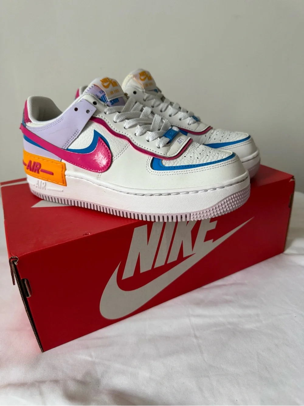 Nike women air max sc Sneakers — White with Pink, Blue & Orange Accents 7.5 size